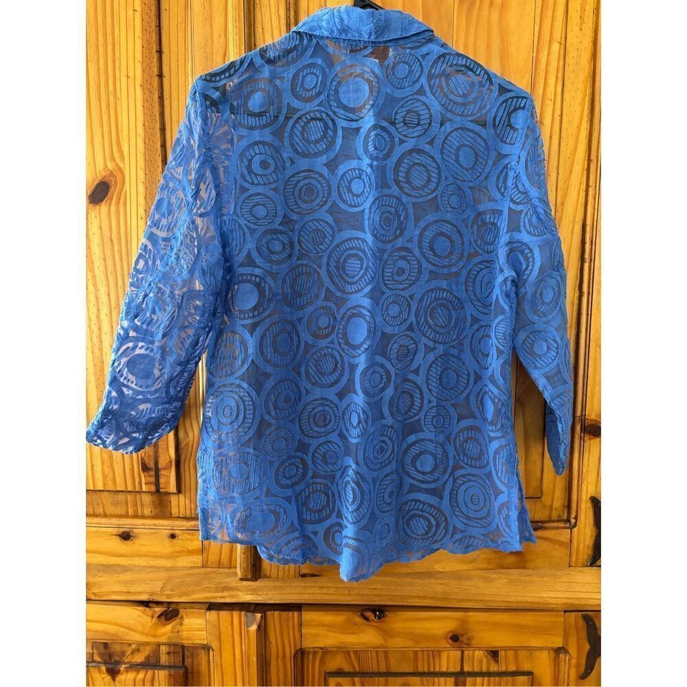 ***** 5 for $25 C.L.O.T.H.E.S Sheer Circle Print Top - Picture 3 of 5